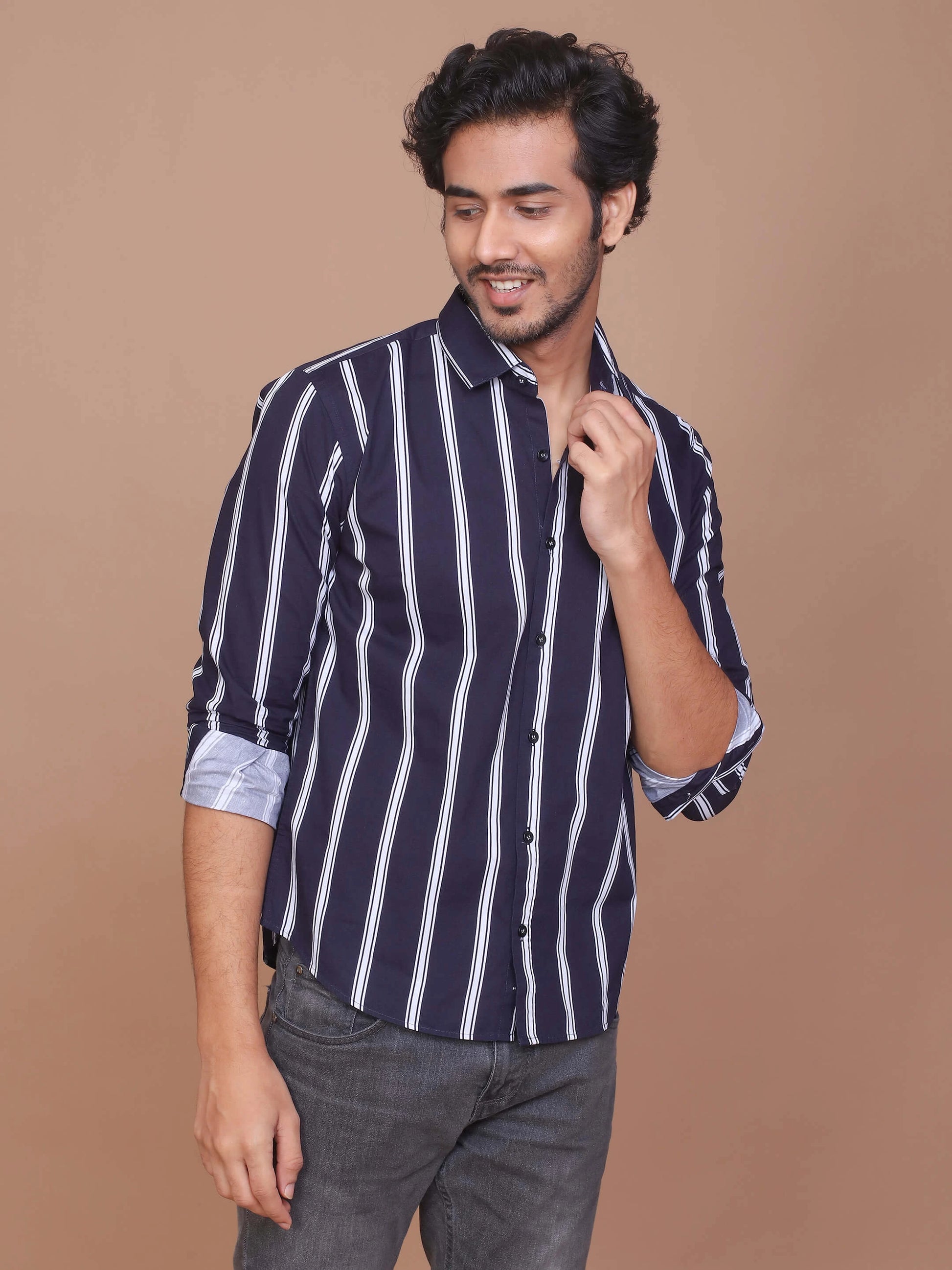 Buy-Ravinik-Men-Barcode-Slim-Fit-Stripe-Classic-Collar-Cotton-Blue-Shirt-Online-India